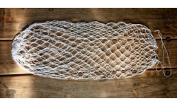 petrovics_pet-04-001_kezzel_kotott_tiszai_zsakos_haltarto