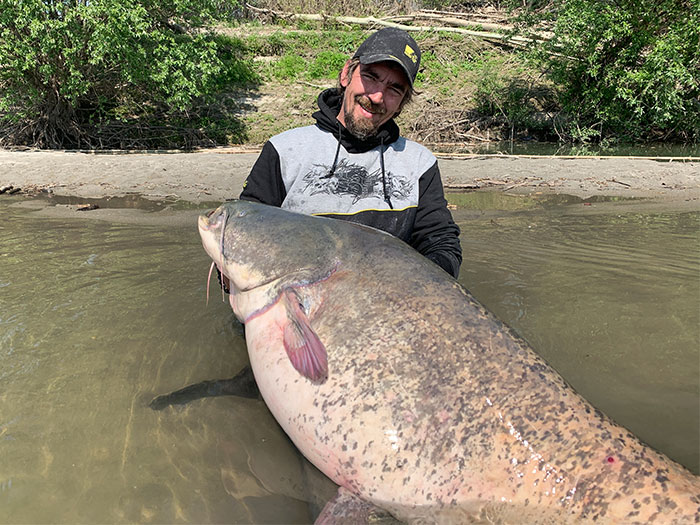 black cat fishing stefan seuss IMG 9620